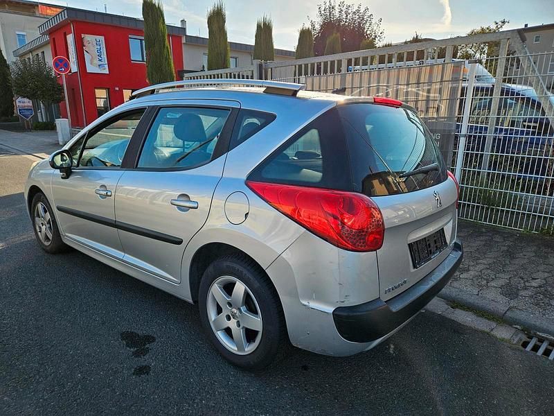 Gebraucht Peugeot 207 95 PS (69 kW) 2010 Silber Kombi