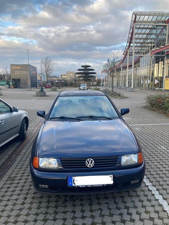 Blau Gebraucht 1999 VW Polo Basis Kombi | 1.300 € (Guter Preis) - Bild 1/4