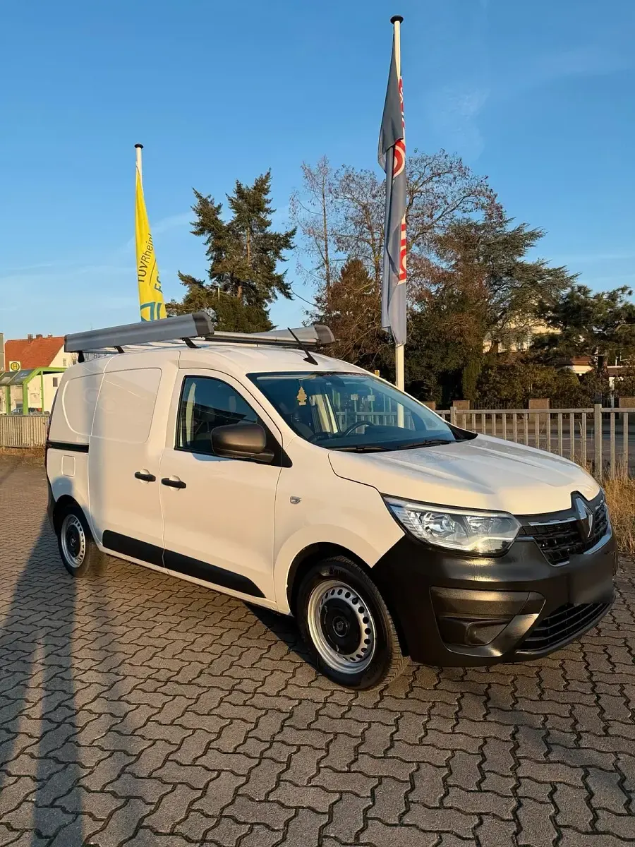Second-hand Renault Express 75 CP (55 kW) 2023 Alb Monovolum