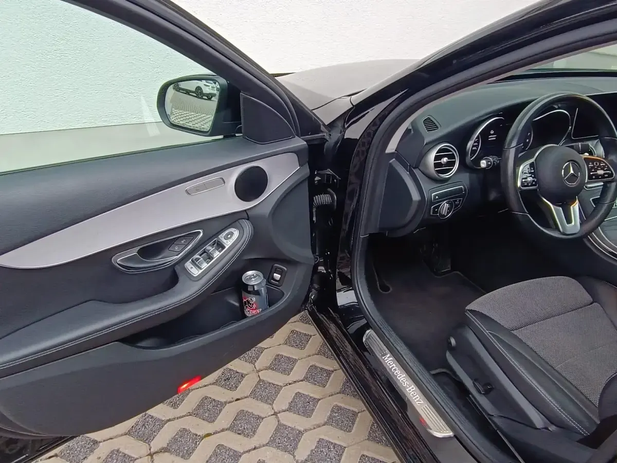 Gebraucht Mercedes C300 258 PS (189 kW) 2019 Schwarz Kombi