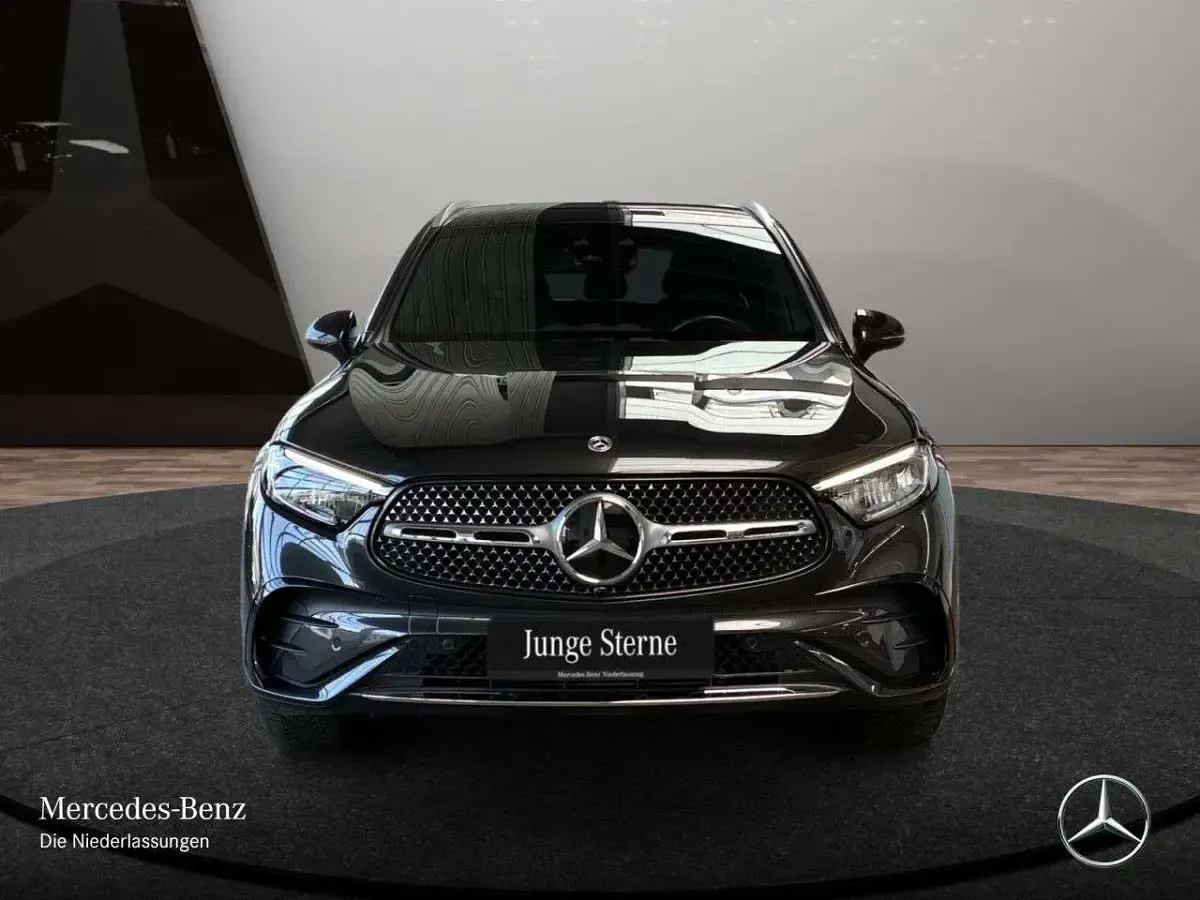Gebraucht Mercedes GLC200 AMG 204 PS (150 kW) 2023 Grau SUV