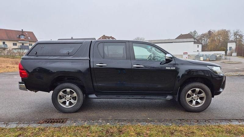 Gebraucht Toyota HiLux Comfort 150 PS (110 kW) 2016 Schwarz Abholung
