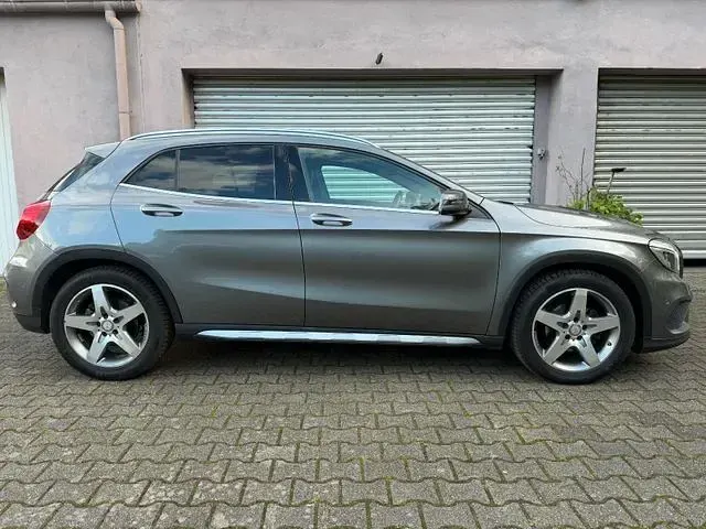 Gebraucht Mercedes GLA200 AMG 156 PS (114 kW) 2017 Mountaingrau SUV