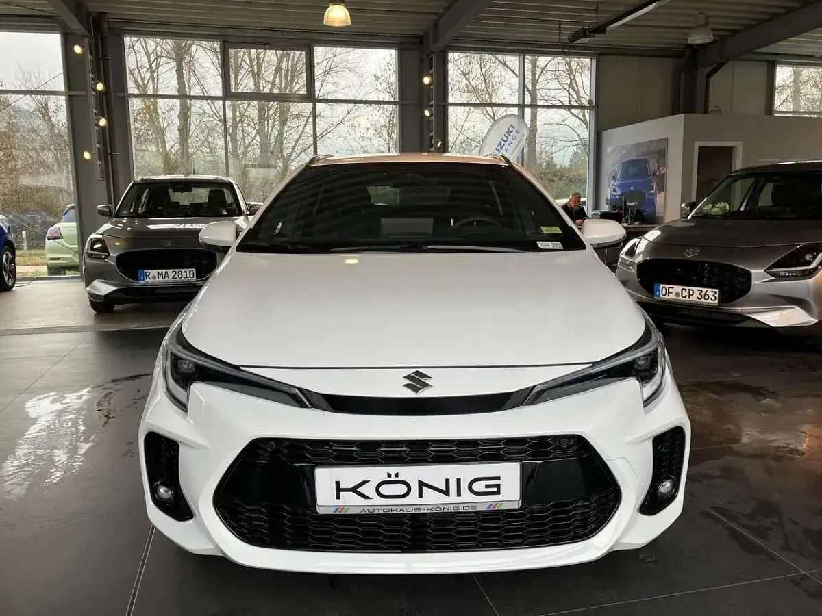 Gebraucht Suzuki Swace Comfort+ 98 PS (72 kW) 2025 Platinum white pearl met black Kombi