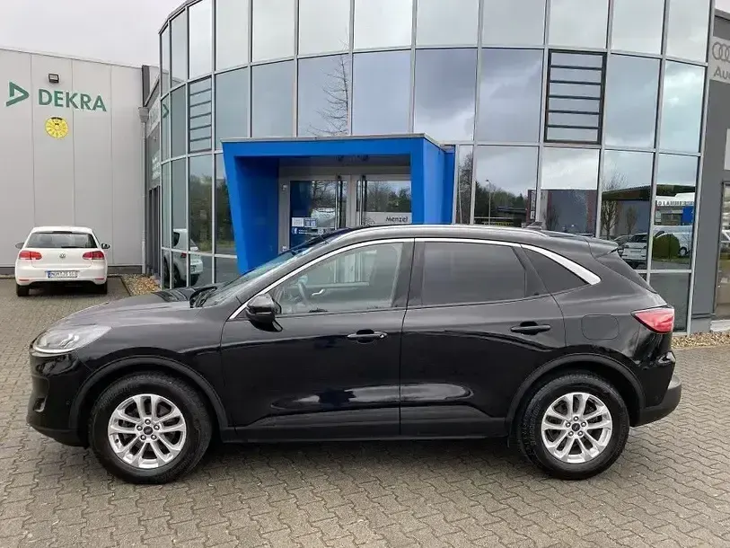Gebraucht Ford Kuga Titanium 120 PS (88 kW) 2022 Schwarz SUV