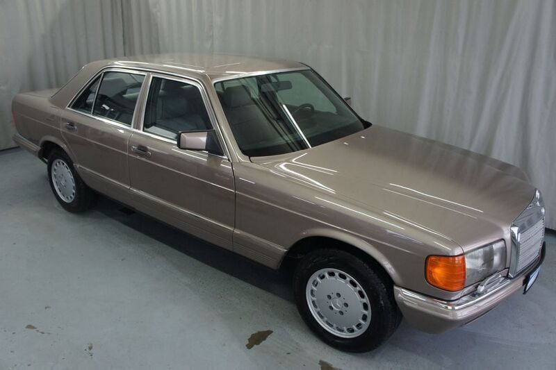 Grau Gebraucht 1988 Mercedes 500 SE Limousine | 9.990 € - Bild 1/4