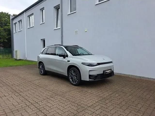 Neu Leapmotor C10 117 kW (160 PS) 2026 Grau SUV