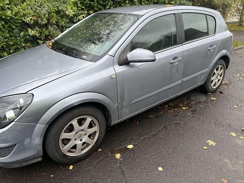 Gebraucht Opel Astra Edition 116 PS (85 kW) 2009 Limousine