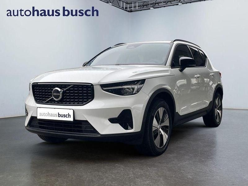 Neu Volvo XC40 Plus 163 PS (119 kW) 2025 Weiß SUV