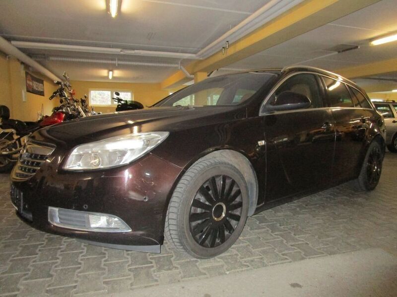 Braun Gebraucht 2011 Opel Insignia Kombi | 5.985 € (Teuer) - Bild 1/4