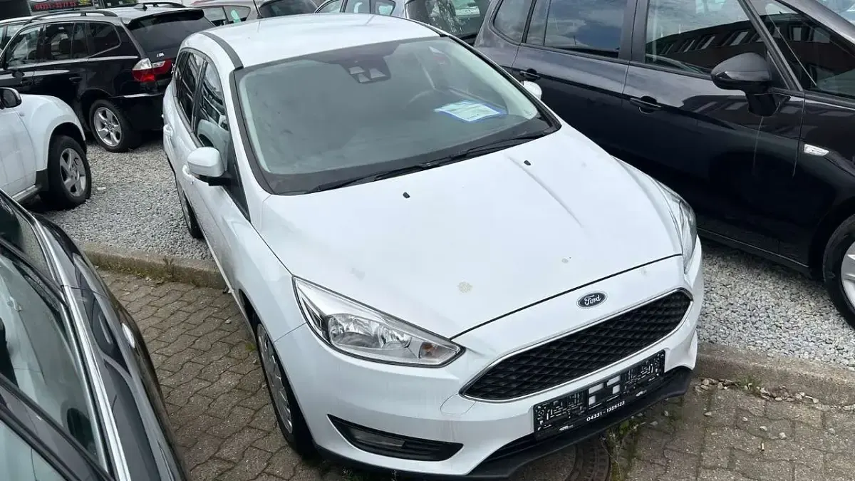 Gebraucht Ford Focus Trend 105 PS (77 kW) 2015 Weiß Kombi