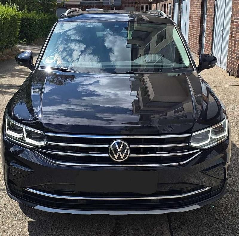 Schwarz Gebraucht 2021 VW Tiguan Elegance SUV | 28.500 € (Fairer Preis) - Bild 1/4