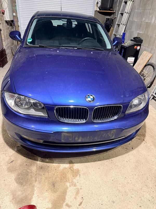 Gebraucht BMW 116 122 PS (89 kW) 2011 Blau Kleinwagen