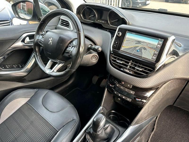 Gebraucht Peugeot 2008 Allure 82 PS (60 kW) 2014 Grau SUV