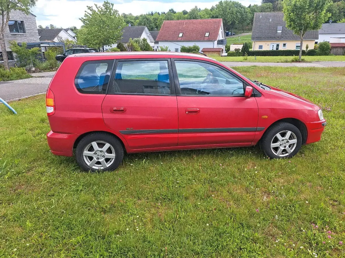 Gebraucht Mitsubishi Space Star 86 PS (63 kW) 1999 Rot Van / Kleinbus
