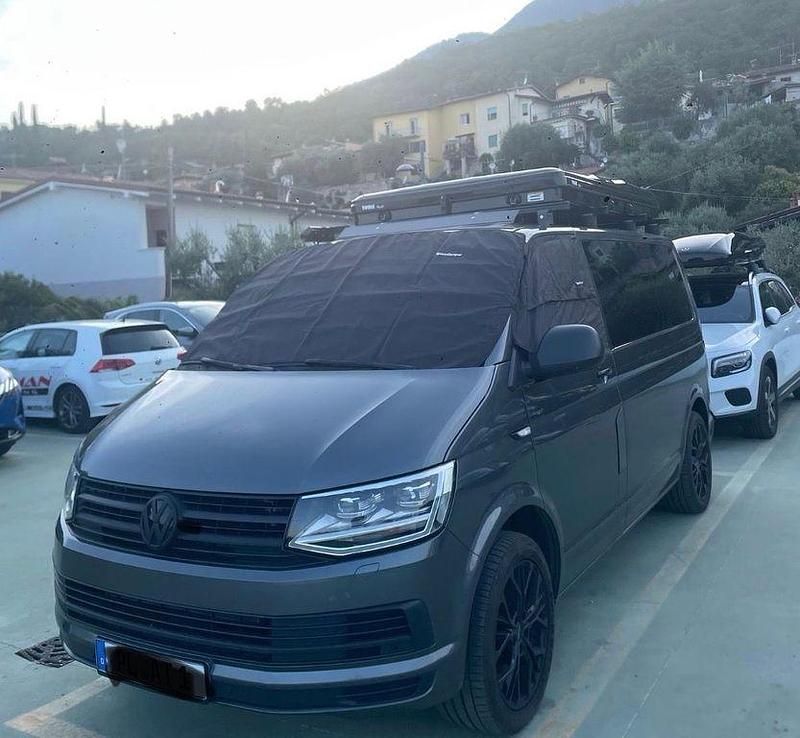 Gebraucht VW Multivan 150 PS (110 kW) 2018 Grau Van