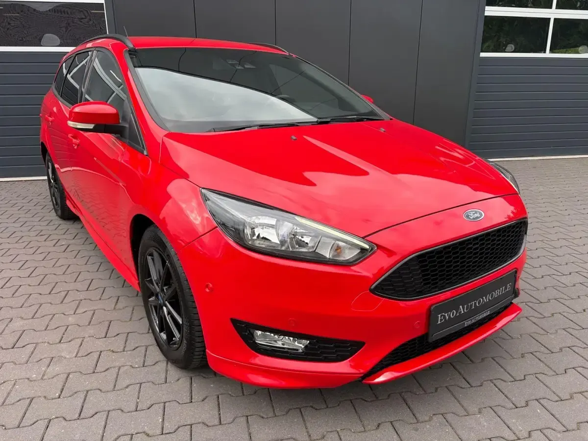 Gebraucht Ford Focus ST-Line 125 PS (91 kW) 2018 Rot Kombi