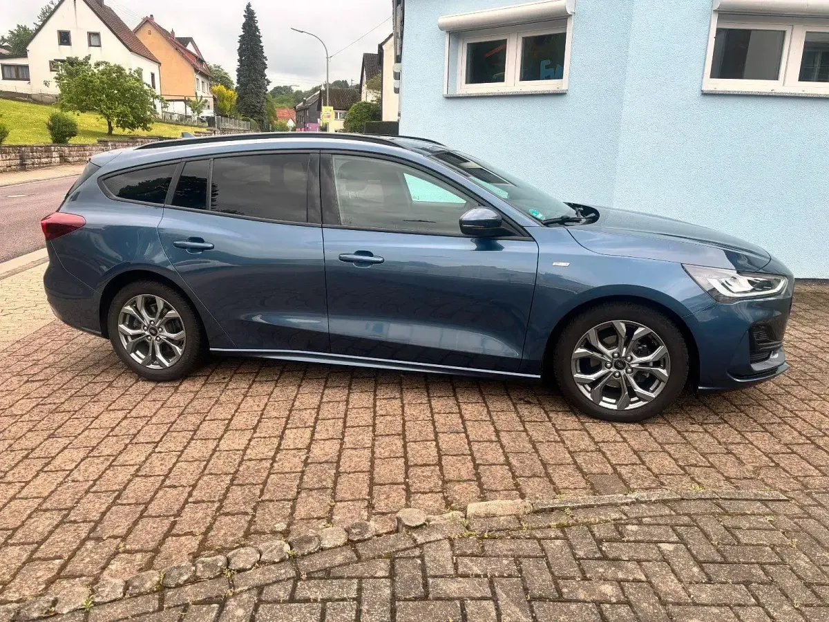 Używany Ford Focus ST-Line X 116 KM (85 kW) 2023 Niebieski Kombi