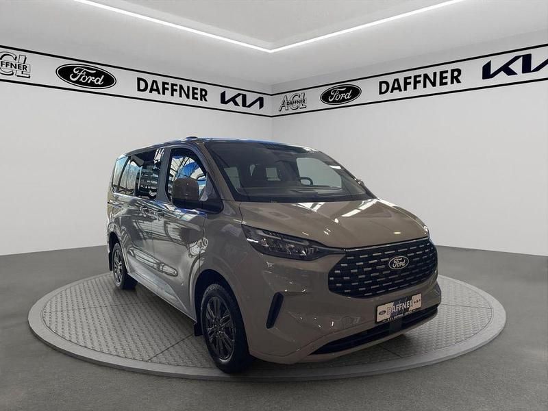 Neu Ford Tourneo Titanium 170 PS (125 kW) 2026 Grau Van / Kleinbus