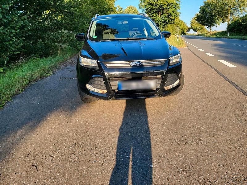 Schwarz Gebraucht 2015 Ford Kuga SUV | 9.299 € (Teuer) - Bild 1/4