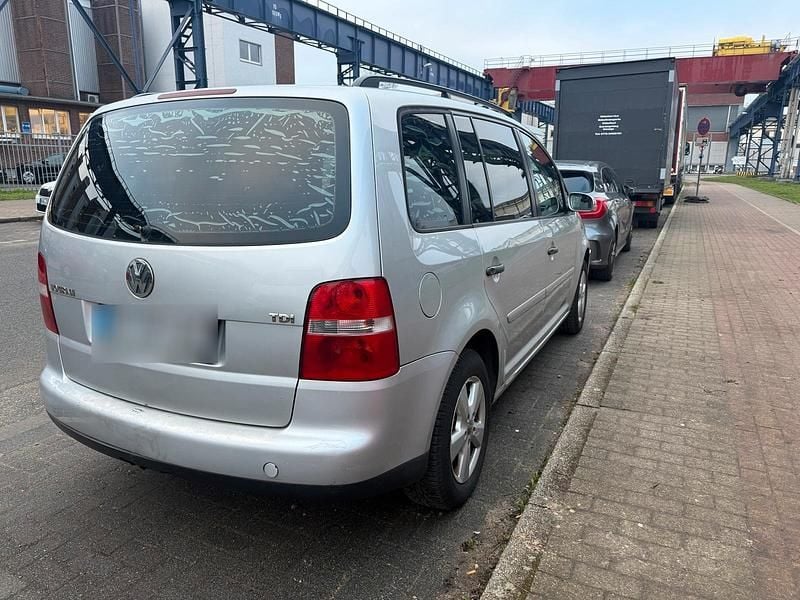 Gebraucht VW Touran 105 PS (77 kW) 2005 Silber Van / Kleinbus