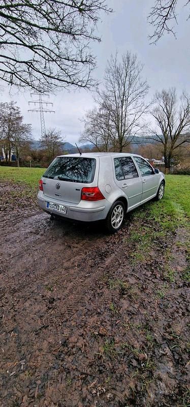 Gebraucht VW Golf IV 115 PS (84 kW) 2000 Silber Limousine