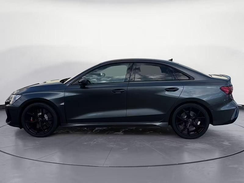Gebraucht Audi RS3 Sport 400 PS (294 kW) 2025 Grau Limousine