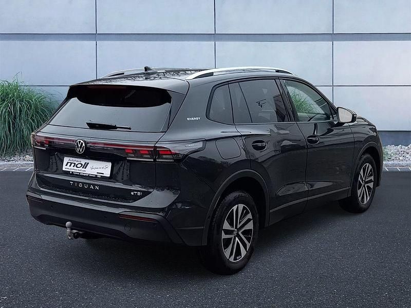 Neu VW Tiguan 150 PS (110 kW) 2026 Grau SUV