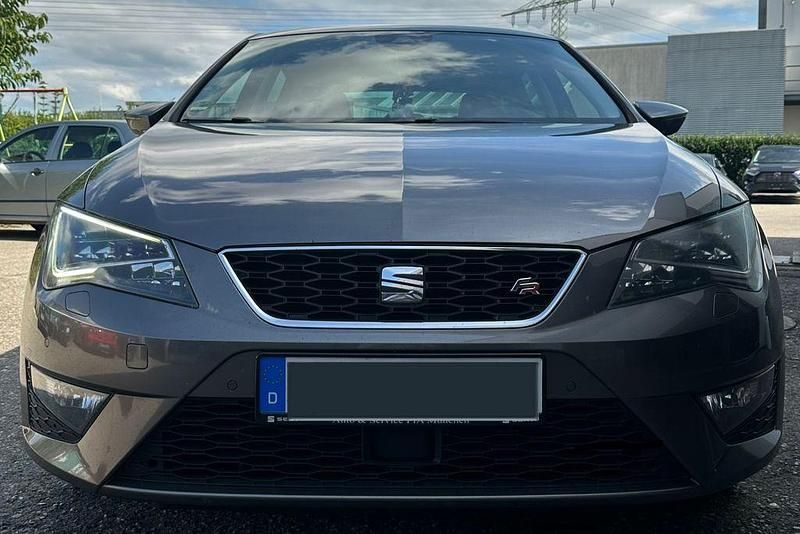 Grau Gebraucht 2017 Seat Leon FR Limousine | 11.000 € (Fairer Preis) - Bild 1/4