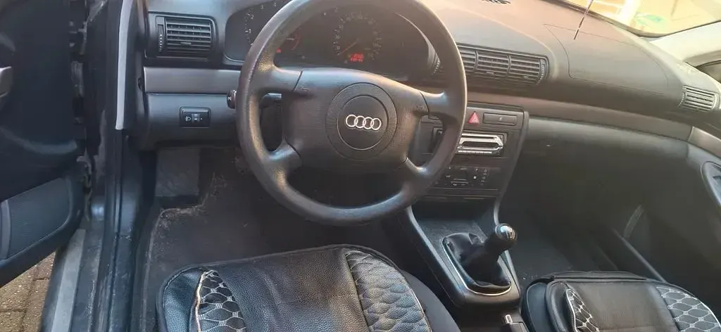 Gebraucht Audi A4 101 PS (74 kW) 2000 Blau Limousine
