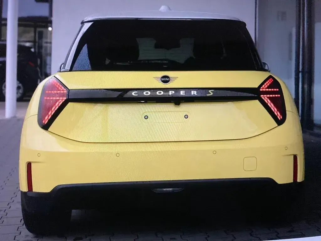 Occasion Mini Cooper SE Classic 160 kW (218 ch) 2024 Jaune Citadine