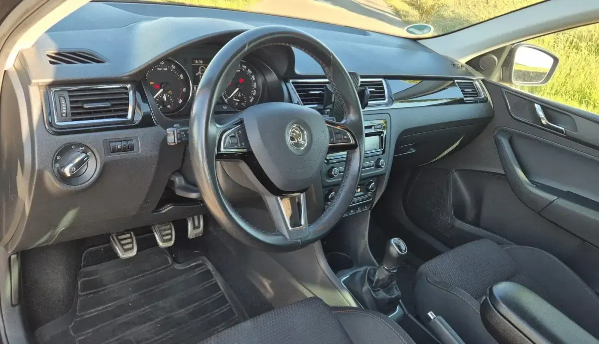 Gebraucht Skoda Rapid 105 PS (77 kW) 2013 Schwarz Kleinwagen