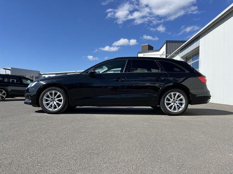 Gebraucht Audi A4 150 PS (110 kW) 2022 Mythosschwarz Kombi