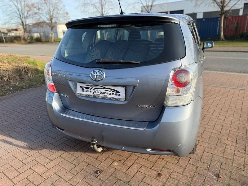 Gebraucht Toyota Verso Edition 147 PS (108 kW) 2011 Blau Van / Kleinbus