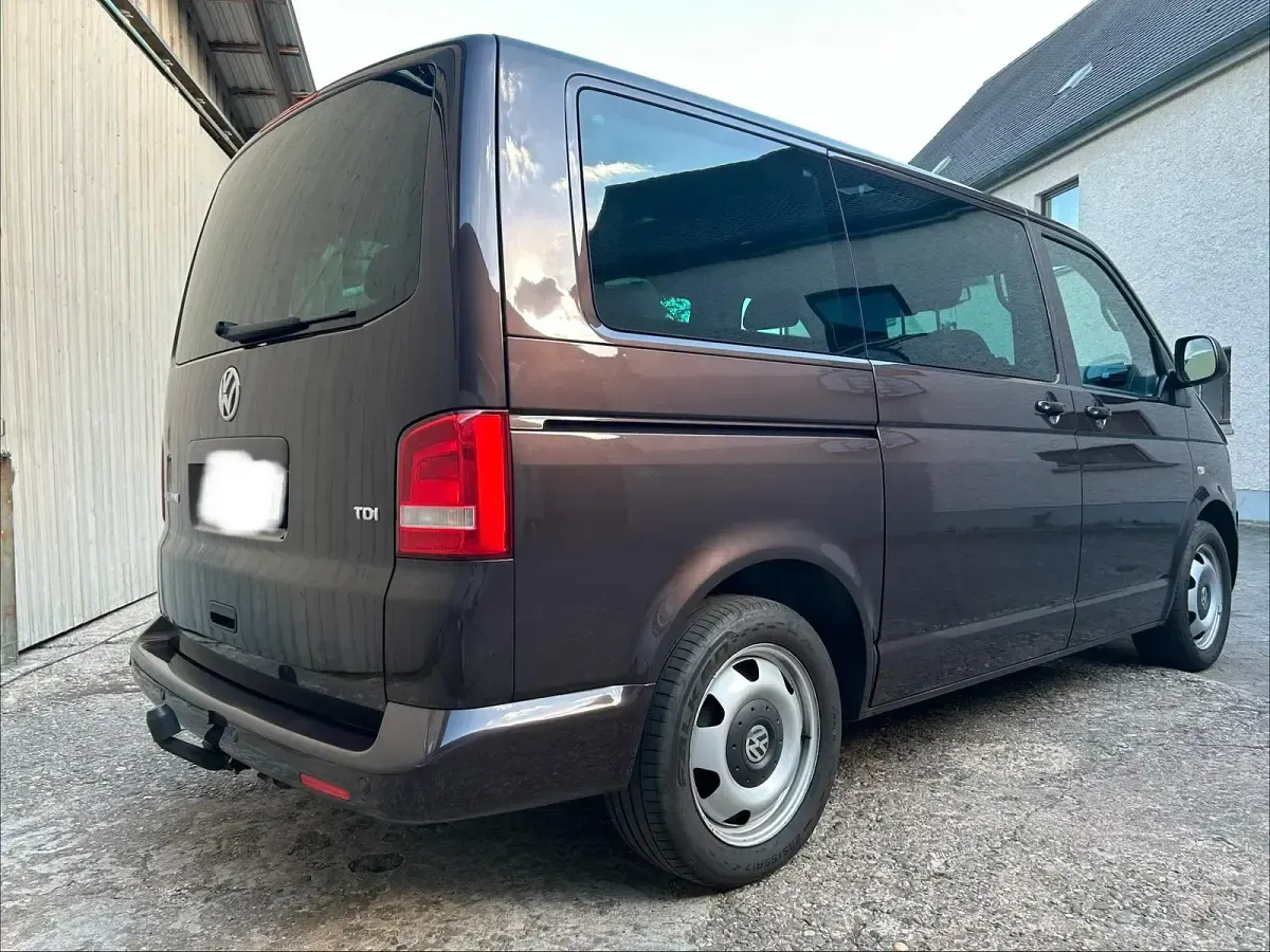 Gebraucht VW Multivan 140 PS (102 kW) 2011 Braun Van / Kleinbus