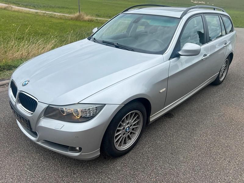 Silber Gebraucht 2009 BMW 318 Kombi | 3.250 € (Superpreis) - Bild 1/4