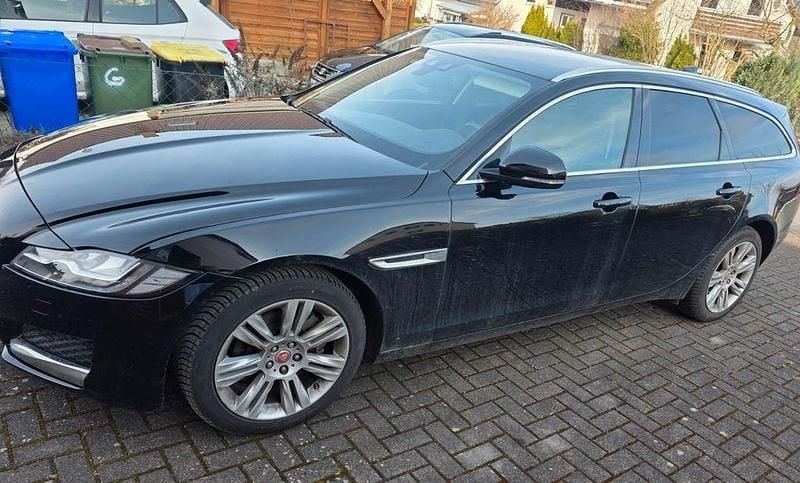 Gebraucht Jaguar XF Sportbrake Portfolio 241 PS (177 kW) 2019 Schwarz Kombi