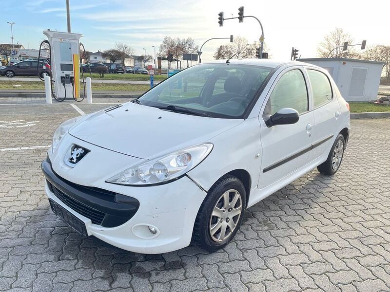 Weiß Gebraucht 2009 Peugeot 206+ Basis Kleinwagen | 1.599 € (Fairer Preis) - Bild 1/4