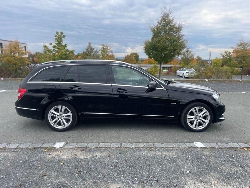 Schwarz Gebraucht 2011 Mercedes C220 Avantgarde Kombi | 6.200 € (Fairer Preis) - Bild 1/4