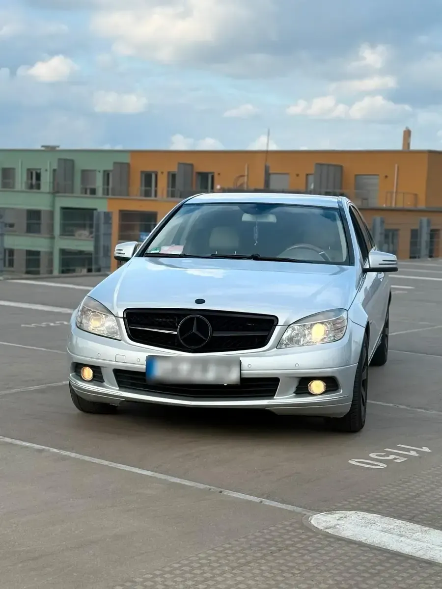 Gebraucht Mercedes C200 Elegance 184 PS (135 kW) 2009 Silber Limousine