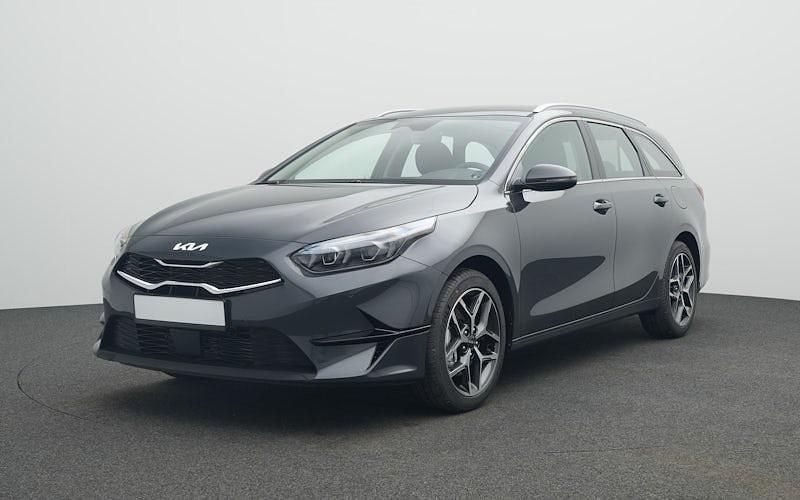 Silber Gebraucht 2025 Kia Ceed Sportswagon Spirit Kombi | 27.380 € (Guter Preis) - Bild 1/4