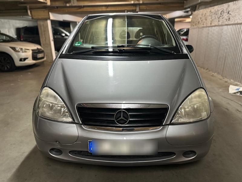 Grau Gebraucht 2001 Mercedes A160 Kleinwagen | 999 € (Guter Preis) - Bild 1/4