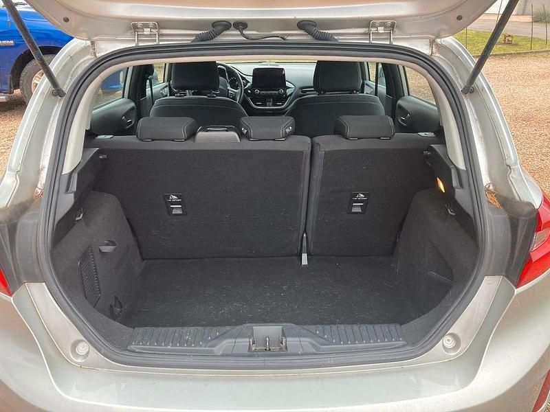 Gebraucht Ford Fiesta Active 86 PS (63 kW) 2018 Silber Kleinwagen