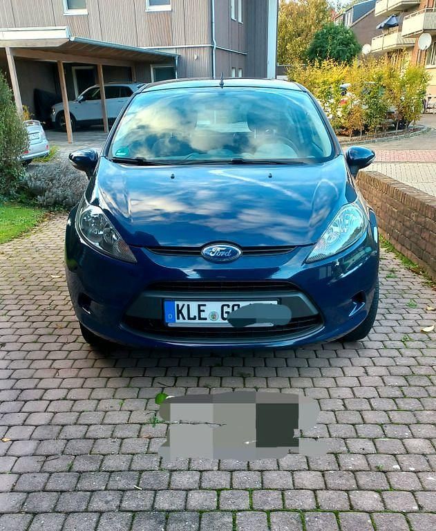 Gebraucht Ford Fiesta Trend 60 PS (44 kW) 2010 Blau Kleinwagen