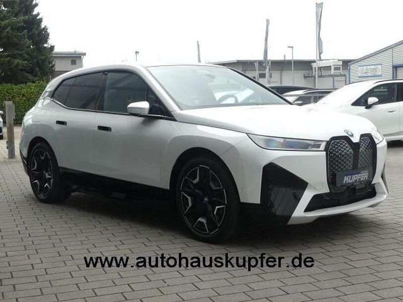 Gebraucht BMW iX Sport Line 384 kW (523 PS) 2023 Mineralweiss SUV