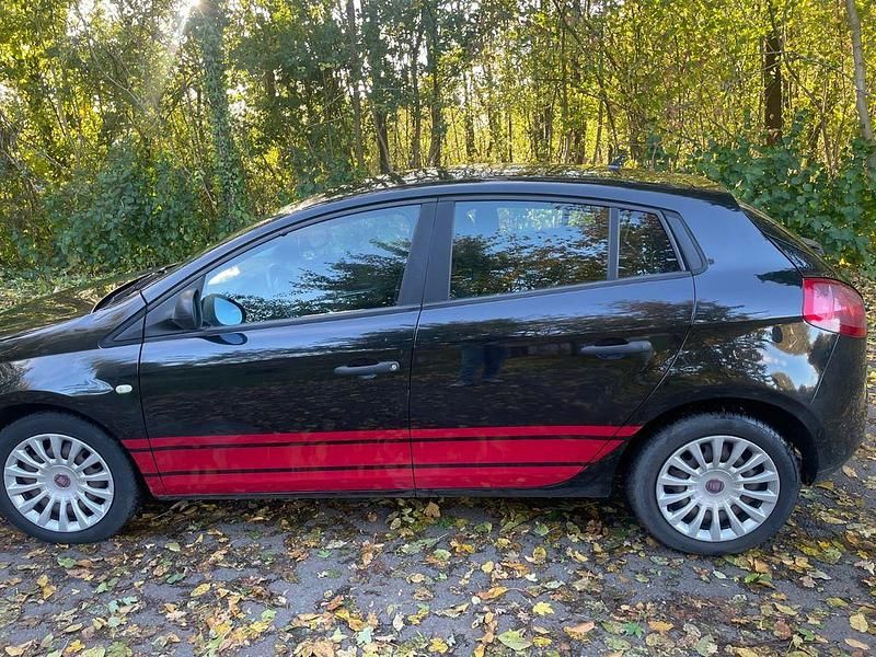 Schwarz Gebraucht 2007 Fiat Bravo Active Kleinwagen | 2.000 € (Fairer Preis) - Bild 1/4