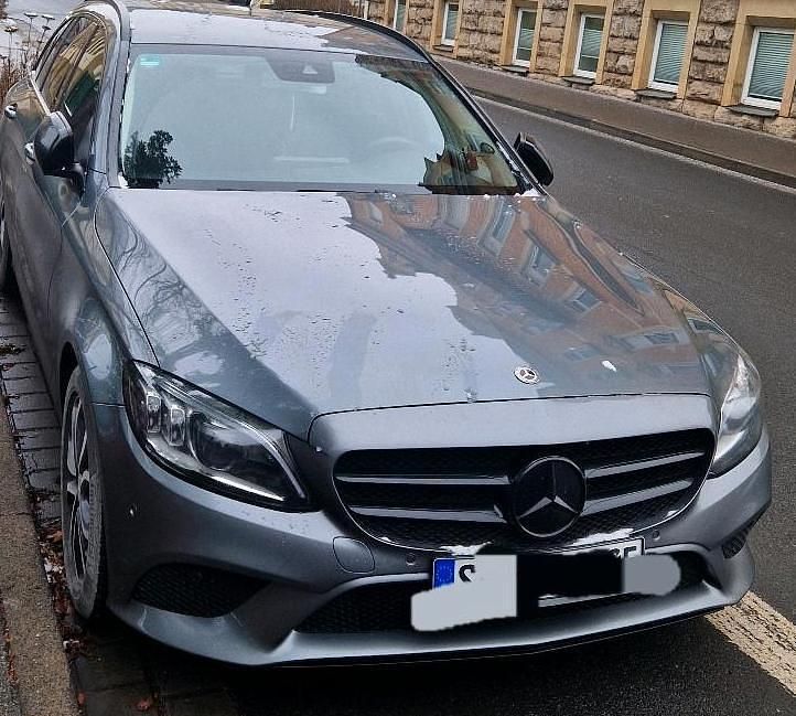 Grau Gebraucht 2019 Mercedes C220 Avantgarde Kombi | 22.950 € (Fairer Preis) - Bild 1/4