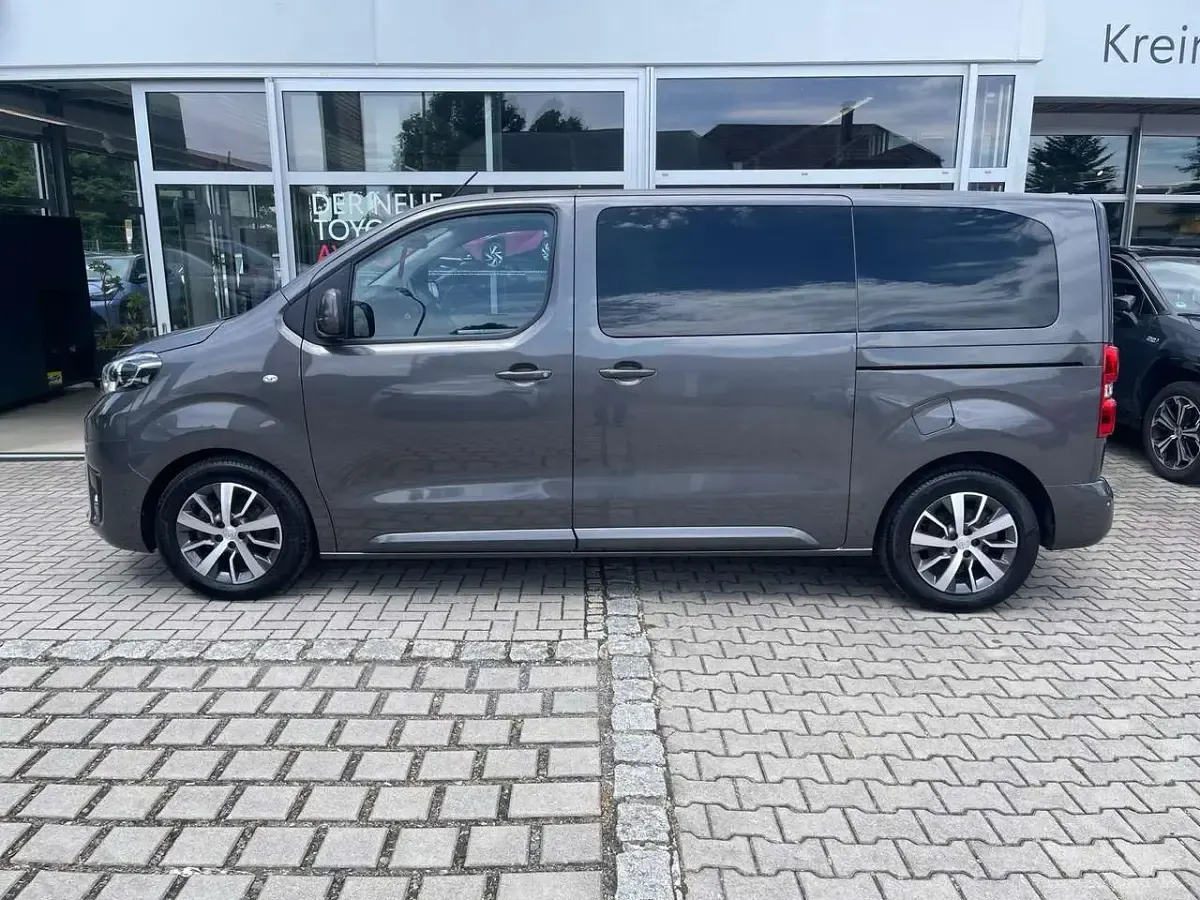 Gebraucht Toyota Proace Verso Executive 177 PS (130 kW) 2024 Basaltgrau met. Kombi