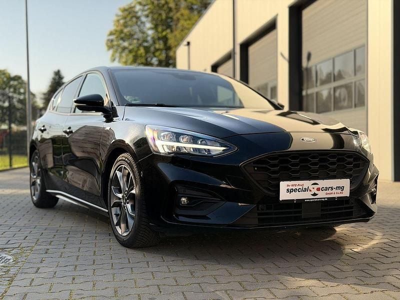 Second-hand Ford Focus ST-Line 150 CP (110 kW) 2019 Negru Berlinǎ