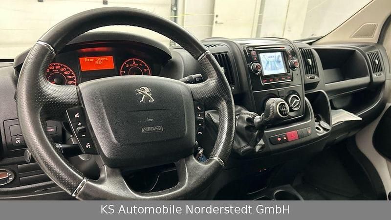 Gebraucht Peugeot Boxer Premium 131 PS (96 kW) 2018 Weiß Van
